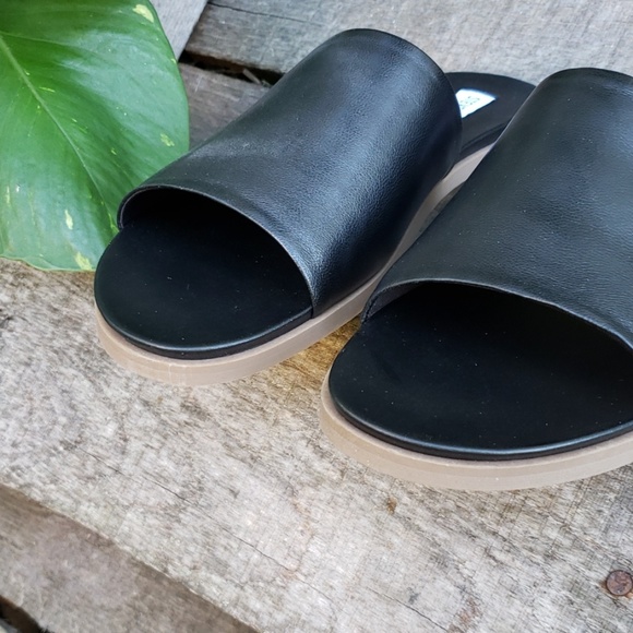 Steve Madden Karolyn Black Leather Slide Sandals - Picture 2 of 9